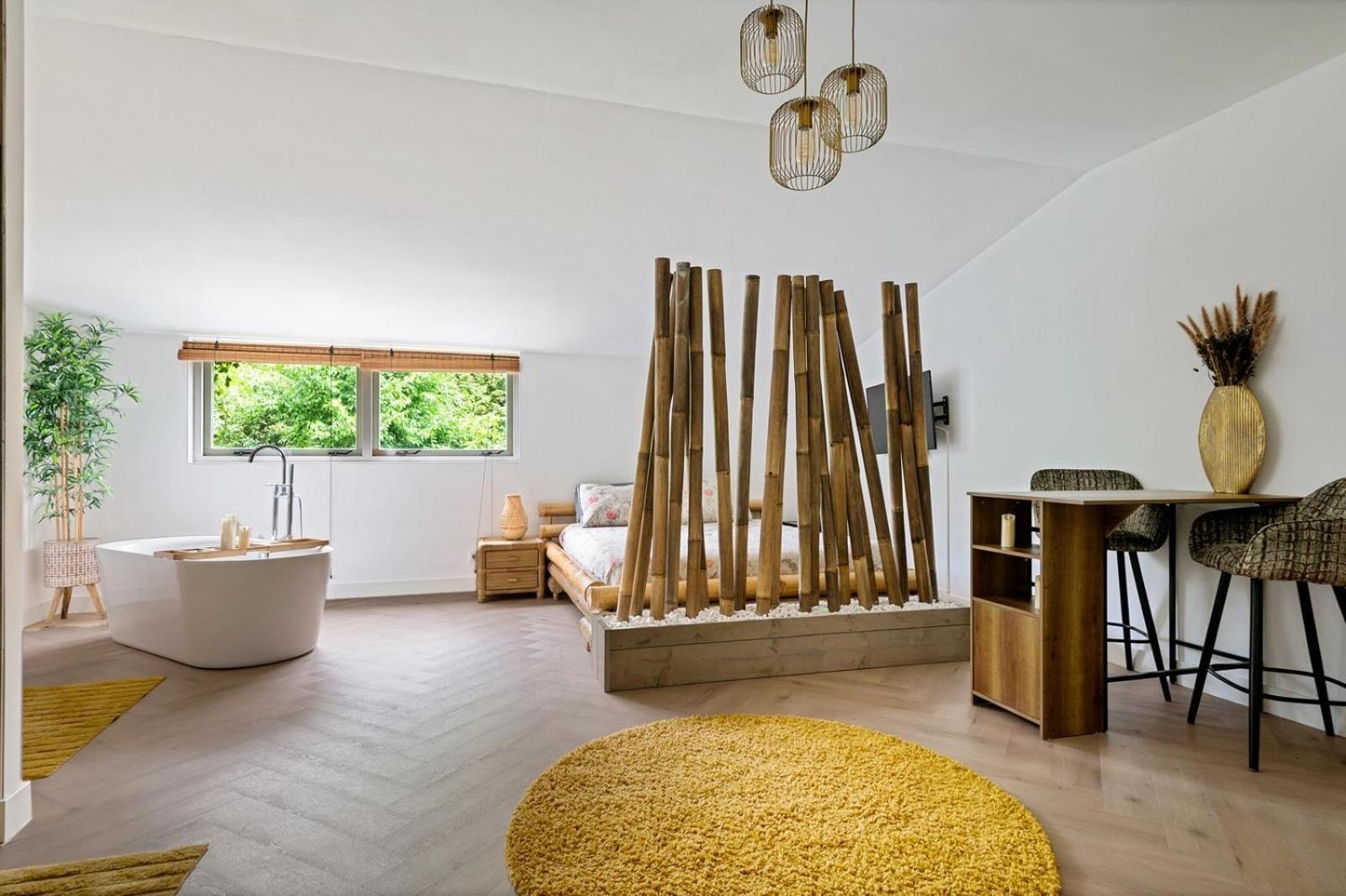 Bamboe Suite Bentveld Met Ligbad En Gratis Parkeren Exterior foto